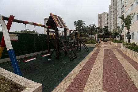 Apartamento para alugar com 55m², 2 quartos e 1 vagaplay ground_4