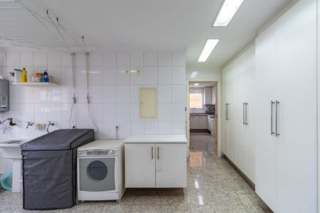 Apartamento à venda com 261m², 4 quartos e 4 vagas