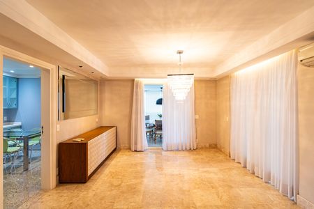 Apartamento à venda com 261m², 4 quartos e 4 vagas