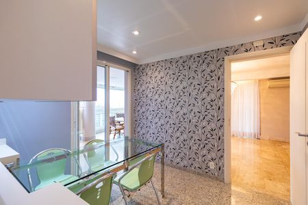Apartamento à venda com 261m², 4 quartos e 4 vagas