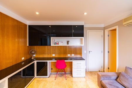 Apartamento à venda com 261m², 4 quartos e 4 vagas