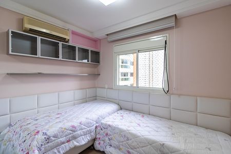 Apartamento à venda com 261m², 4 quartos e 4 vagas