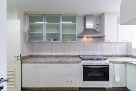Apartamento à venda com 261m², 4 quartos e 4 vagas