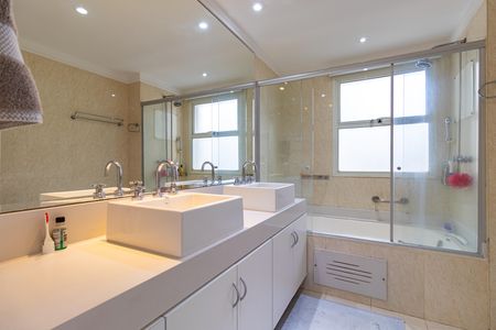 Apartamento à venda com 261m², 4 quartos e 4 vagas