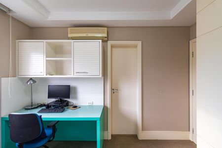 Apartamento à venda com 261m², 4 quartos e 4 vagas