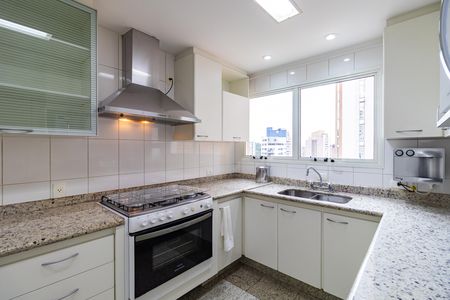 Apartamento à venda com 261m², 4 quartos e 4 vagas