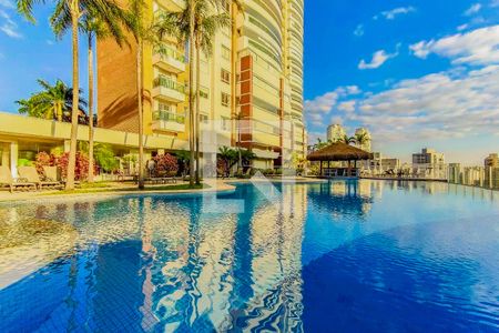 Apartamento à venda com 261m², 4 quartos e 4 vagas