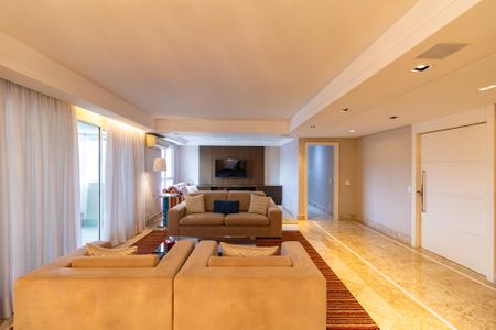 Apartamento à venda com 261m², 4 quartos e 4 vagas