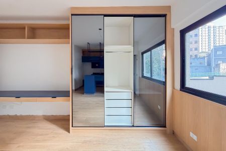 Studio à venda com 27m², 1 quarto e sem vaga Studio à venda com 27m², 1 quarto e sem vagaArmários