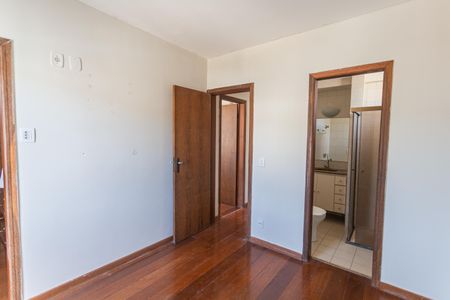 Apartamento para alugar com 100m², 3 quartos e 2 vagasSuíte