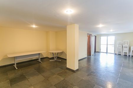 Apartamento para alugar com 100m², 3 quartos e 2 vagasÁrea comum - Salão de festas