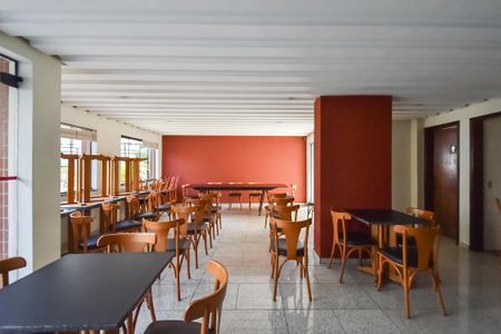 Apartamento para alugar com 150m², 4 quartos e 4 vagas Apartamento para alugar com 150m², 4 quartos e 4 vagasÁrea comum - Salão de festas