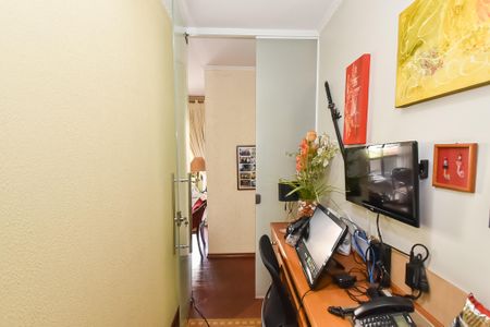 Apartamento para alugar com 150m², 4 quartos e 4 vagas Apartamento para alugar com 150m², 4 quartos e 4 vagasEscritório