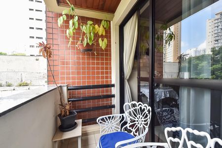Apartamento para alugar com 150m², 4 quartos e 4 vagas Apartamento para alugar com 150m², 4 quartos e 4 vagasVaranda