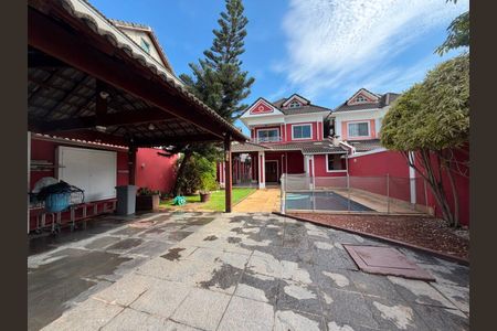 Casa à venda com 259m², 5 quartos e 2 vagas