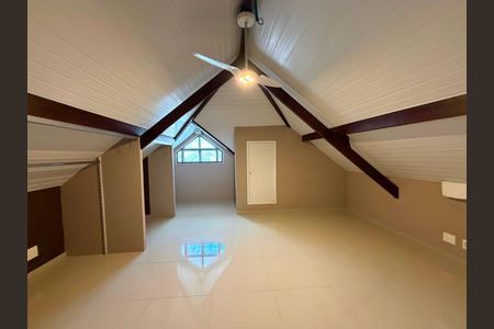 Casa à venda com 259m², 5 quartos e 2 vagas