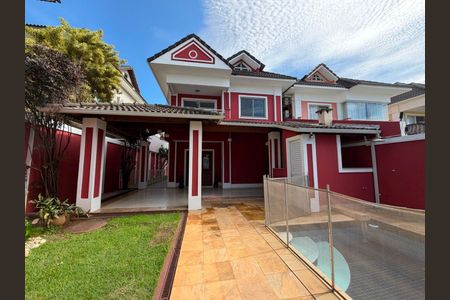 Casa à venda com 259m², 5 quartos e 2 vagas