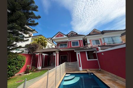 Casa à venda com 259m², 5 quartos e 2 vagas