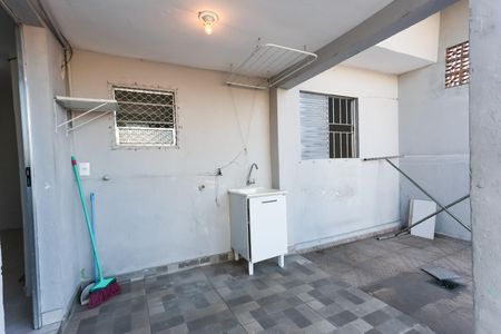Casa para alugar com 63m², 2 quartos e sem vagaÁrea de Serviço - quintal 