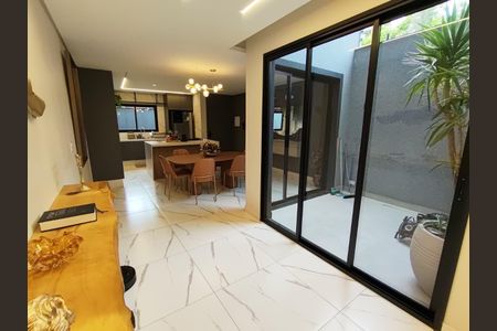 Casa à venda com 300m², 3 quartos e 5 vagas