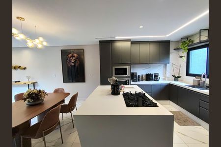 Casa à venda com 300m², 3 quartos e 5 vagas