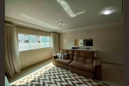 Casa à venda com 3 quartos, 190m² em Vila Linda, Santo André