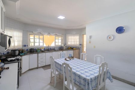 Casa para alugar com 550m², 7 quartos e 3 vagasCozinha