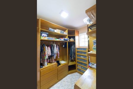 Casa para alugar com 550m², 7 quartos e 3 vagasCloset do quarto 2