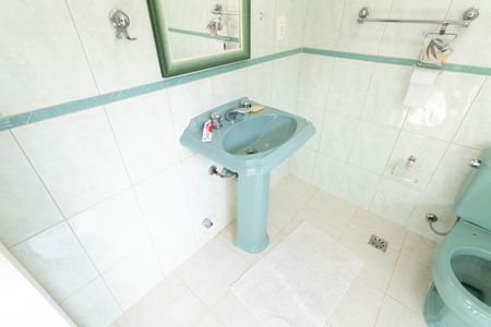 Casa para alugar com 550m², 7 quartos e 3 vagasBanheiro do Quarto 4