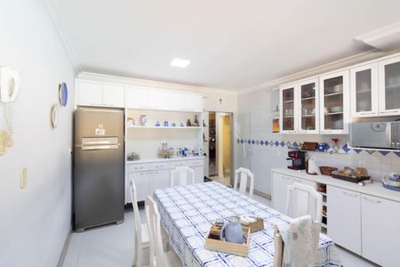 Casa para alugar com 550m², 7 quartos e 3 vagasCozinha