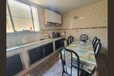 Casa à venda com 4 quartos, 326m² em Vila Valqueire, Rio de Janeiro