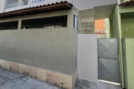 Casa para alugar com 101m², 2 quartos e 1 vaga Casa para alugar com 101m², 2 quartos e 1 vagaFachada