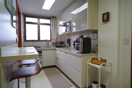 Apartamento à venda com 117m², 3 quartos e 2 vagasCozinha 