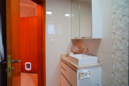 Apartamento à venda com 117m², 3 quartos e 2 vagasBanheiro suíte 