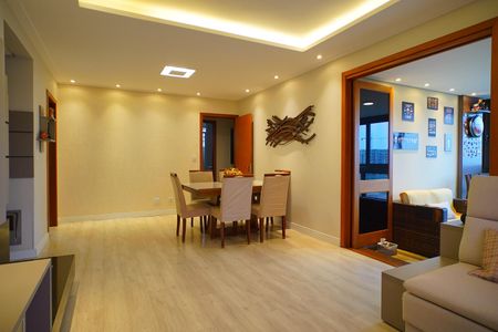 Sala de apartamento à venda com 3 quartos, 117m² em Petrópolis, Porto Alegre