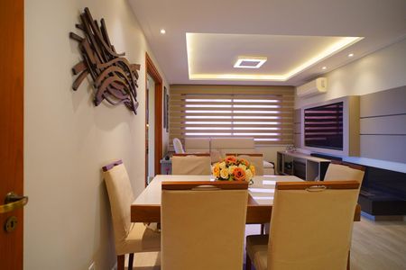 Sala de apartamento à venda com 3 quartos, 117m² em Petrópolis, Porto Alegre