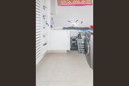 Apartamento à venda com 194m², 3 quartos e 1 vagaÁrea de Serviço