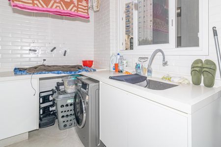 Apartamento à venda com 194m², 3 quartos e 1 vagaÁrea de Serviço