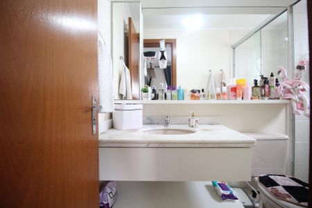 Apartamento à venda com 68m², 2 quartos e 1 vagaBanheiro da Suíte 1