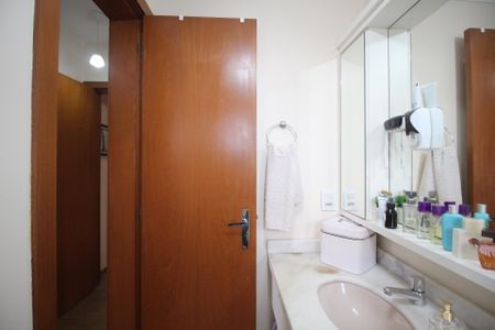 Apartamento à venda com 68m², 2 quartos e 1 vagaBanheiro da Suíte 1