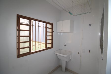 Casa para alugar com 90m², 2 quartos e 1 vagaÁrea de Serviço