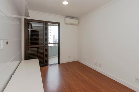 Apartamento à venda com 160m², 4 quartos e 2 vagasQuarto 2