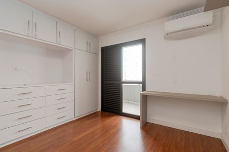 Apartamento à venda com 160m², 4 quartos e 2 vagasSuíte 1
