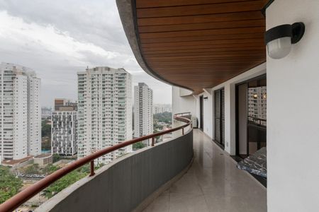 Apartamento à venda com 160m², 4 quartos e 2 vagasVaranda