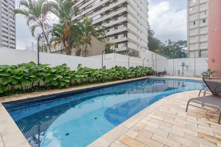 Apartamento à venda com 160m², 4 quartos e 2 vagasPiscina