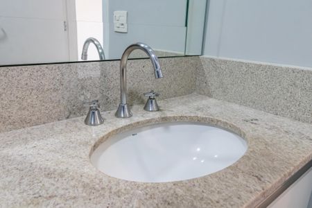 Apartamento à venda com 66m², 2 quartos e 1 vagaBanheiro Social