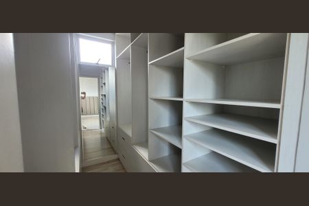 Casa para alugar com 120m², 3 quartos e 2 vagascloset
