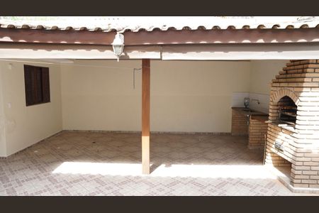 Casa à venda com 350m², 3 quartos e 3 vagasChurrasqueira quintal