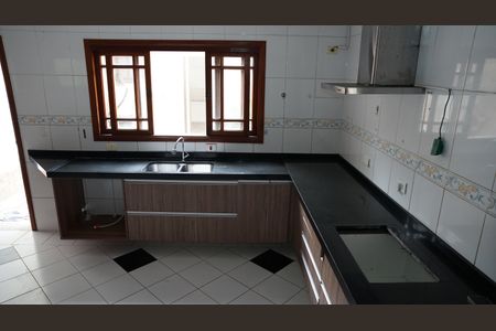 Casa à venda com 350m², 3 quartos e 3 vagasCozinha - Armários