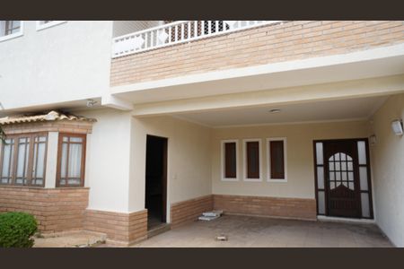 Casa à venda com 350m², 3 quartos e 3 vagasGaragem